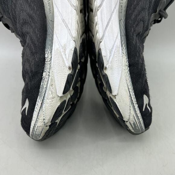 Hoka One One Arahi 6 Running Shoes Women Size 9 Black White Comfort Low Sneakers - Picture 9 of 11